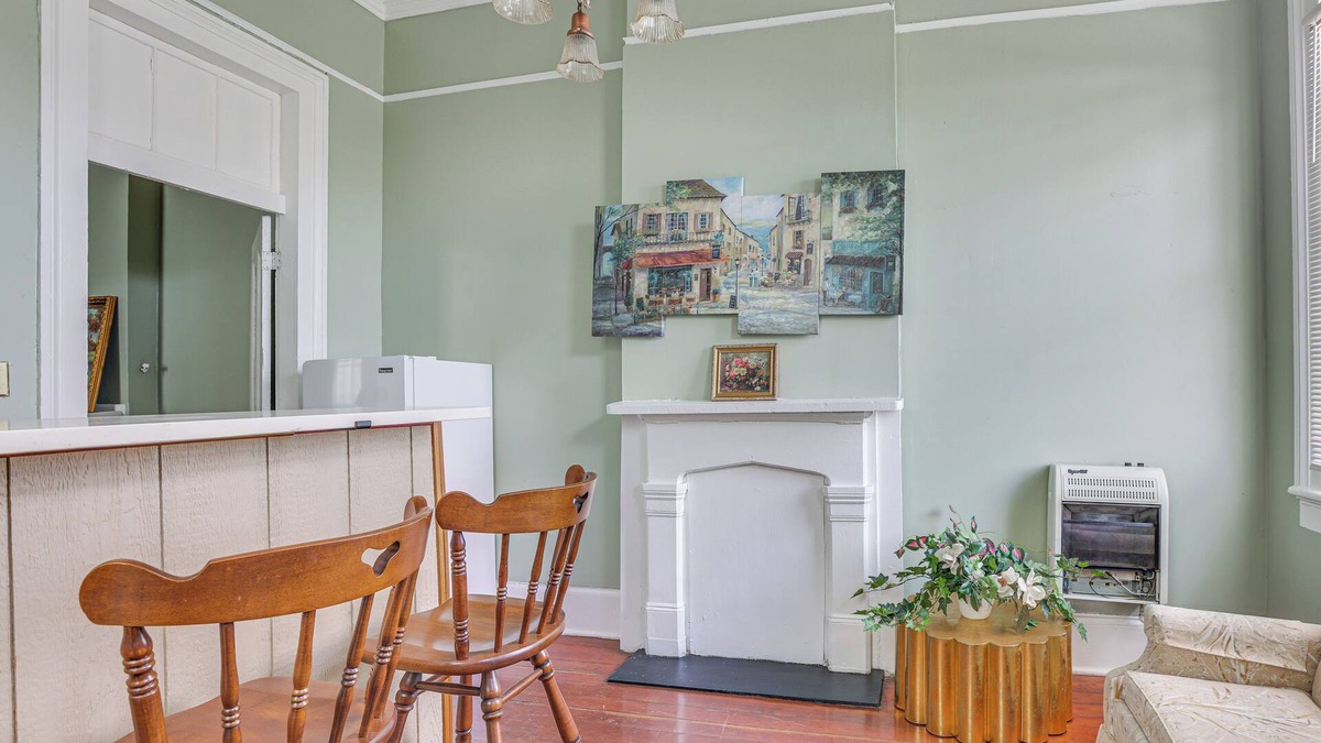 Faubourg Lafayette Apartment | Stay & Play: New Orleans Apt Near Downtown