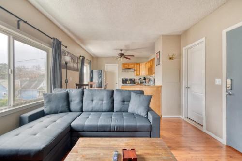 King Apartment | Stay Portland - Charming 2BR in the Heart of NE Portland