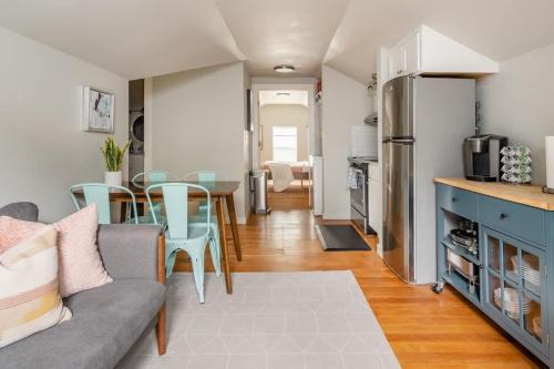 Kerns Apartment | Stay Portland - Cozy Attic Hideaway in Laurelhurst