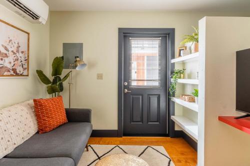 Belmont House | Stay Portland - Quirky Micro Apt - Foodies, Artists, Coffee Lovers