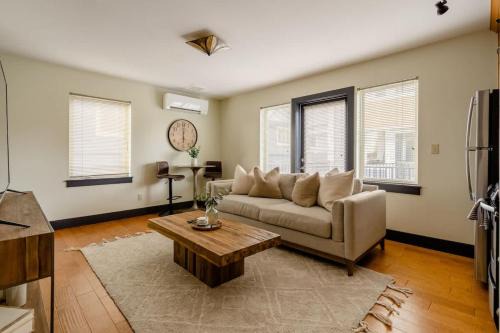 Belmont House | Stay Portland - The Little Tower - Local Vintage Shops & Eateries