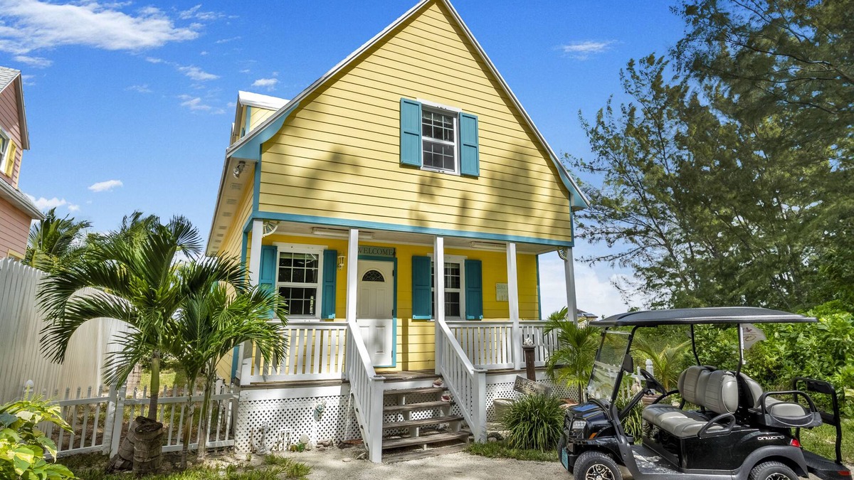 Spanish Wells Cottage | Stay Right On The Beautiful White Sand Beach - Free Golf Cart and Kayaks