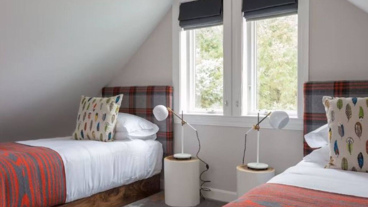 Stowe Area Hotel | Stay Steps from It All – Trails, Restaurants & Shops from This Cozy Lodge