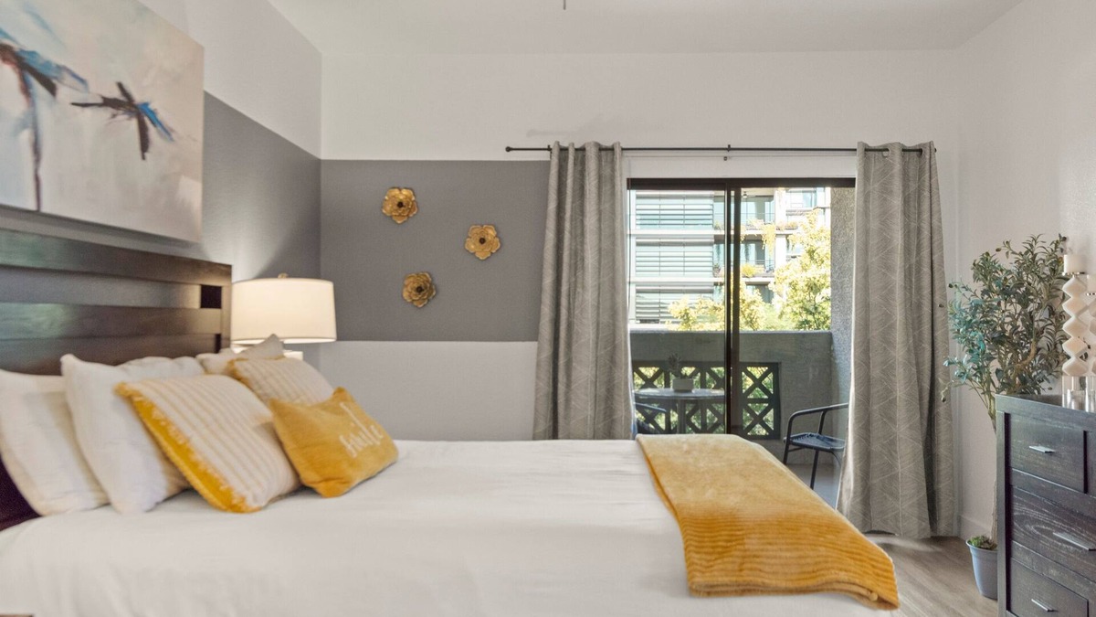 Kierland Apartment | Stay Steps from Westing Kierland + Dining+Shopping