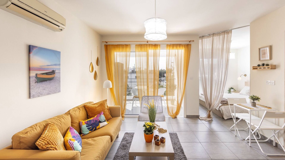 Lykabittos Apartment | STAY Sunflower Delight Studio