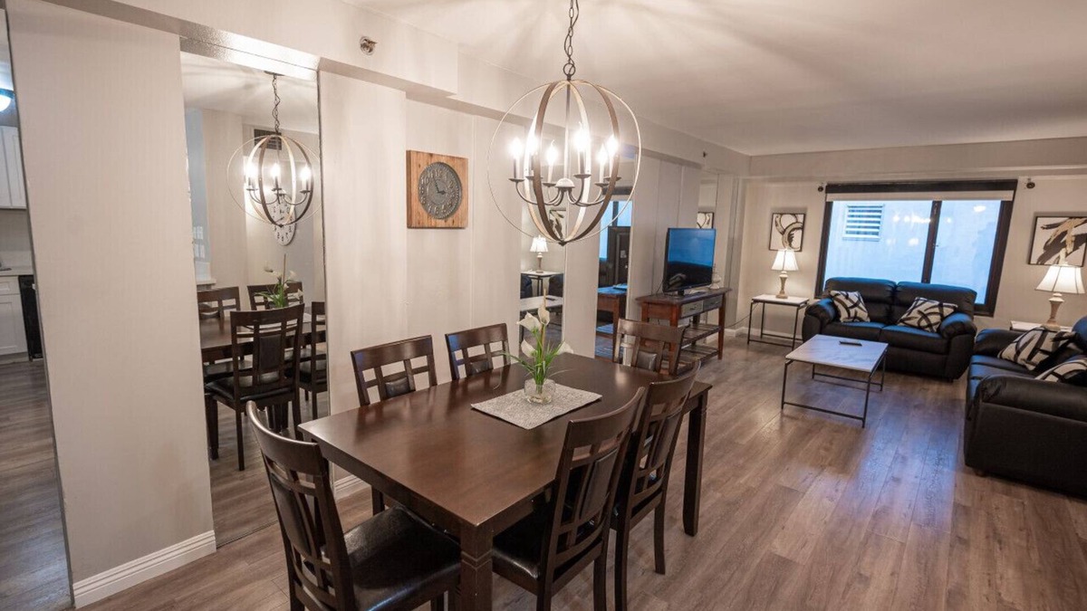 Las Vegas Strip Condo | Stay Together on the Strip - 2 Bedroom Condo