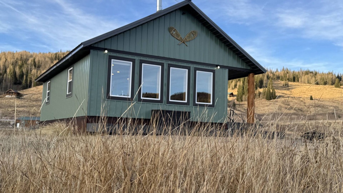 Antonito Cabin | Stay where you play! Cumbres Cabins four season rental.