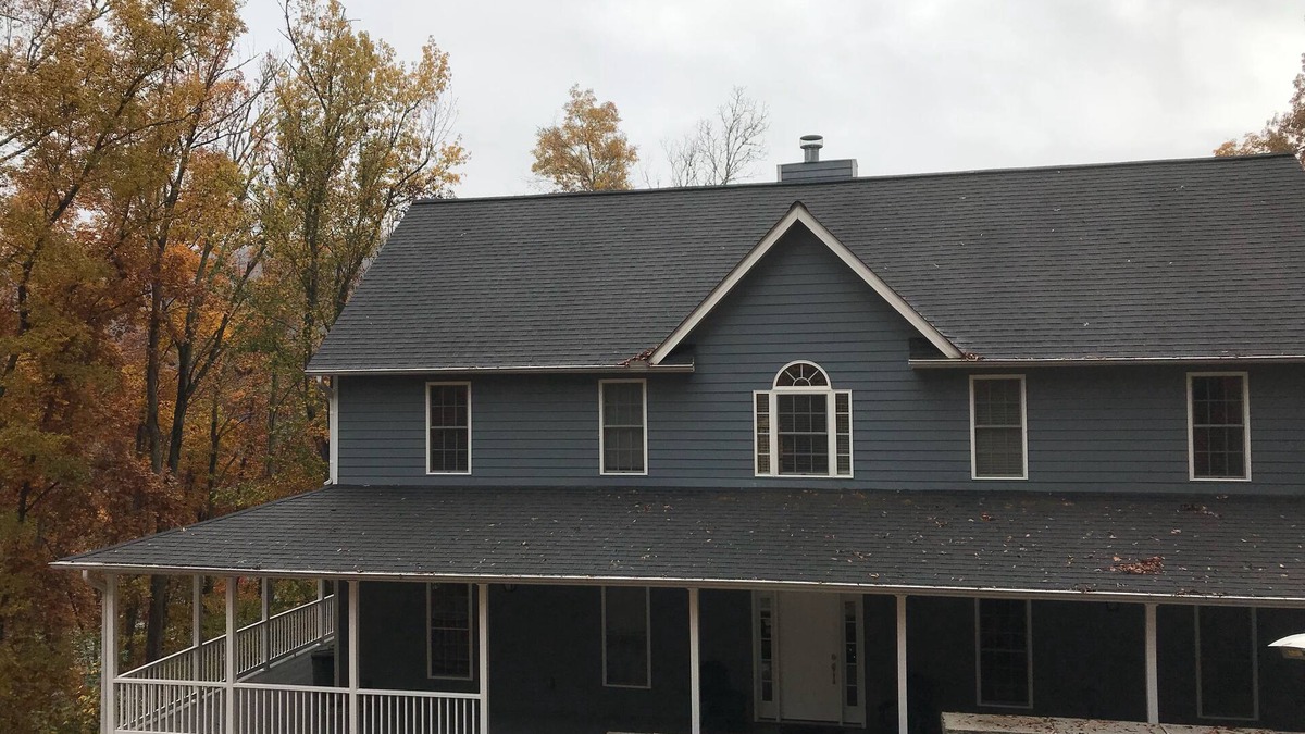 Tazewell House | Stay with us to experience amazing fall foliage!I’M