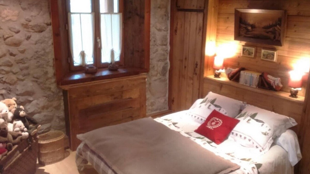 Vacheresse Apartment | Stay with your family on an authentic farm in the Abondance Valley