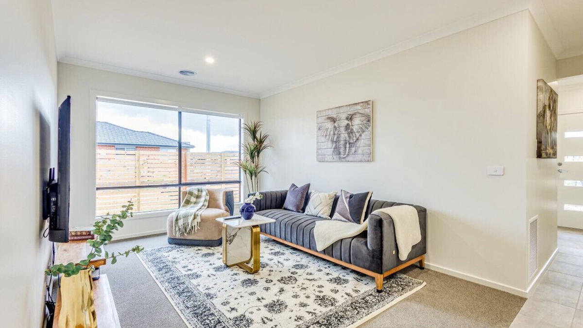 Wyndham Vale House | StayAU Charming 4BR Retreat in Wyndham Vale