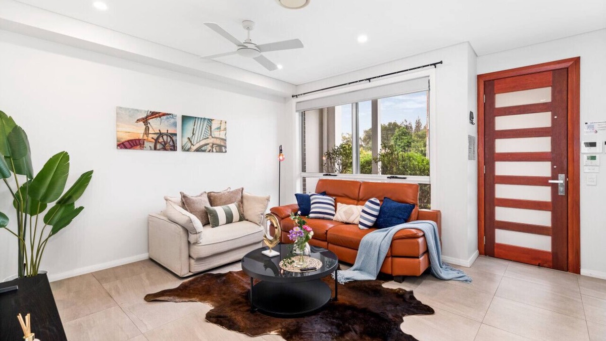 Asquith House | StayAU Spacious Townhouse Asquith near Golf