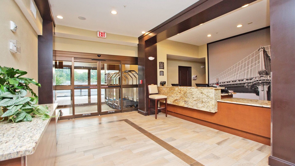 Sweetbriar Hotel | Staybridge Suites Austin South Interstate Hwy 35 by IHG