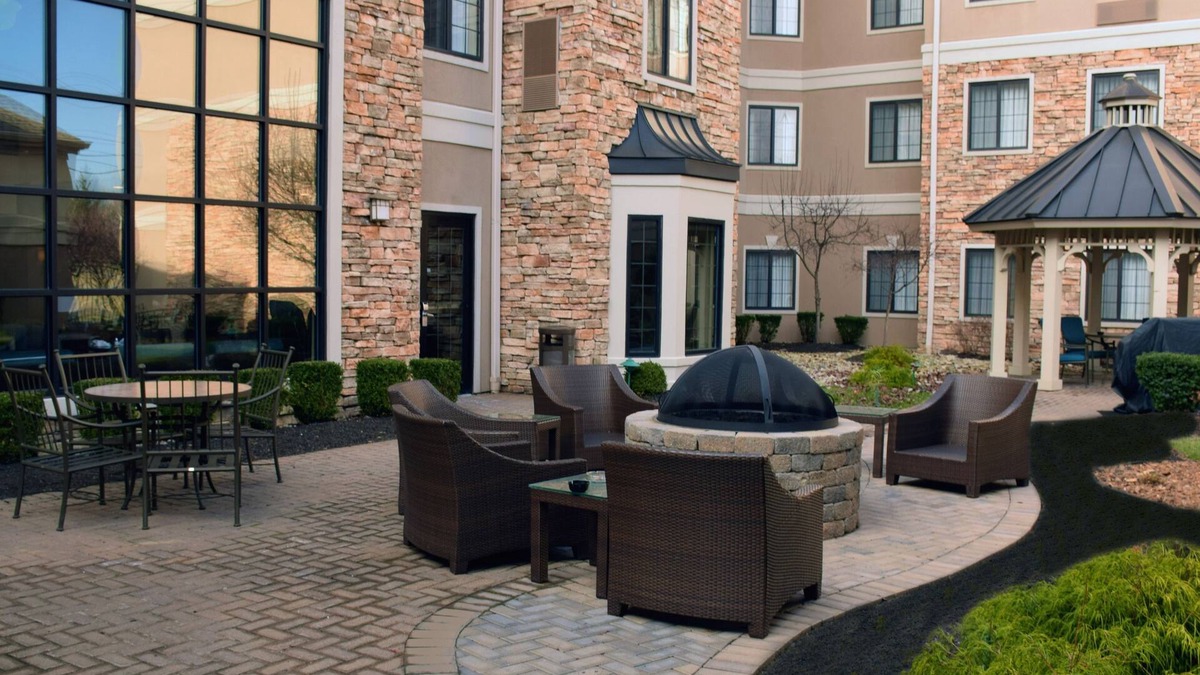 West Chester Hotel | Staybridge Suites Cincinnati North by IHG