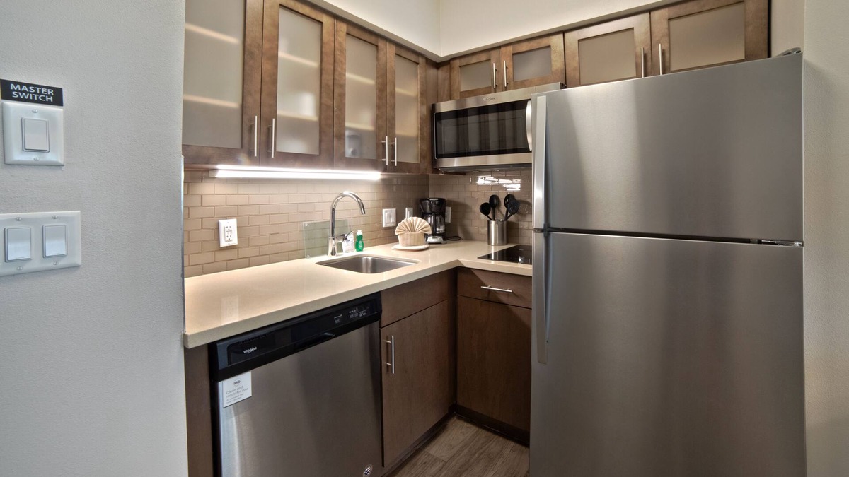Humble Hotel | Staybridge Suites Houston - Humble Beltway 8 E by IHG