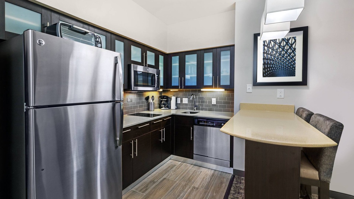 Humble Hotel | Staybridge Suites IAH Airport East by IHG