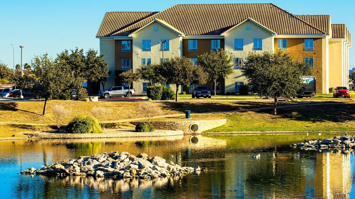 Laredo Hotel | Staybridge Suites Laredo International Airport by IHG