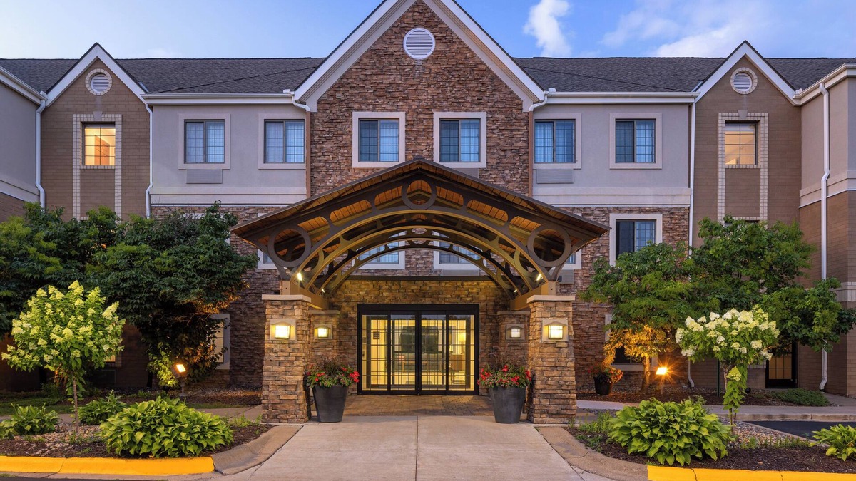 Maple Grove Hotel | Staybridge Suites MPLS-Maple Grove/Arbor Lakes by IHG