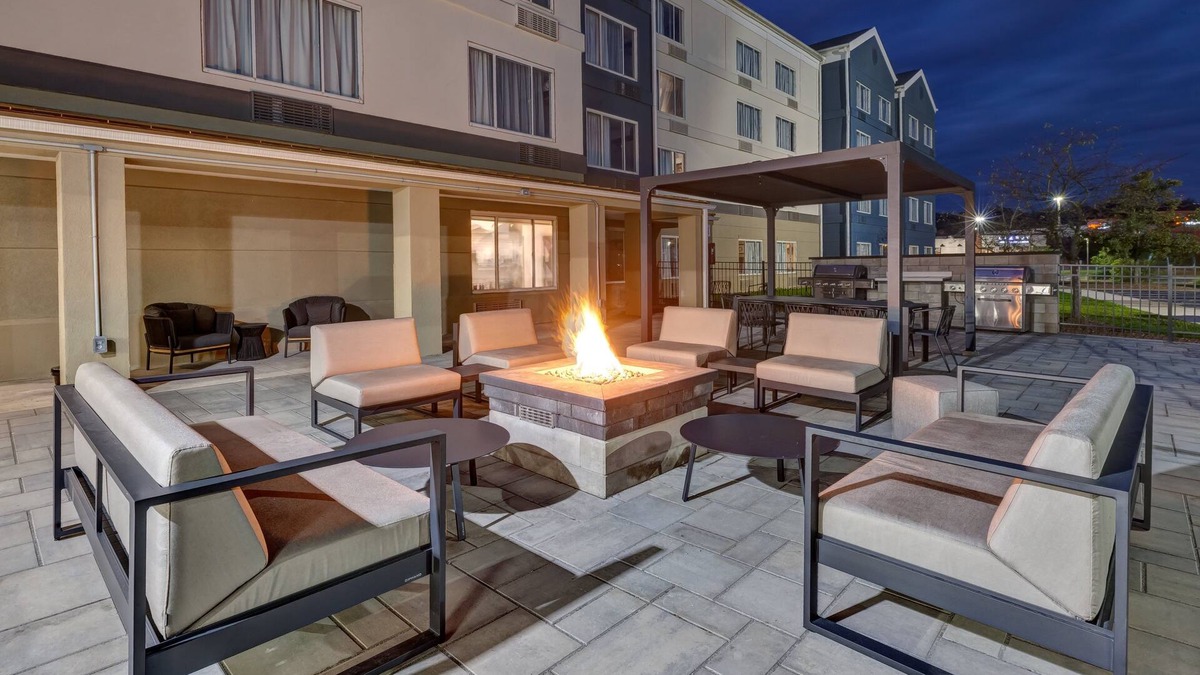 South Hills Hotel | Staybridge Suites Pittsburgh Airport by IHG