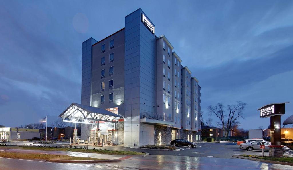 Columbus Hotel | Staybridge Suites - University Area OSU by IHG