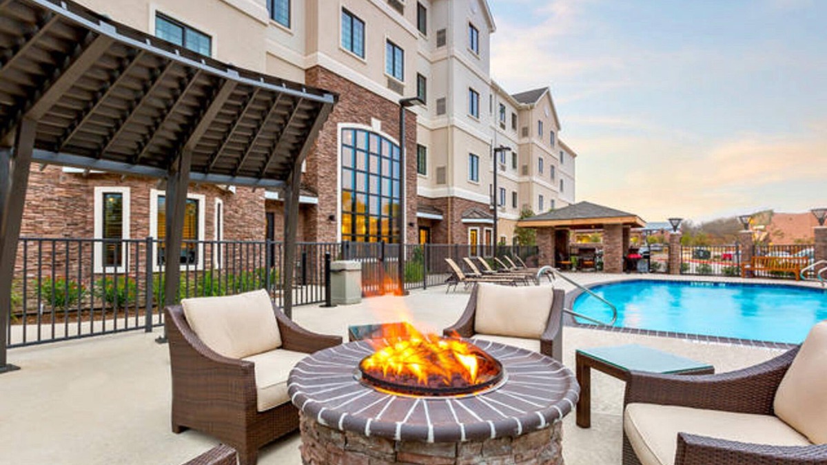 College Station Hotel | Staybridge Suites College Station by IHG