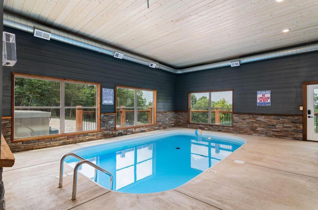 Table Rock Cabin | Staycation Lodge with Indoor Pool and Basketball Court