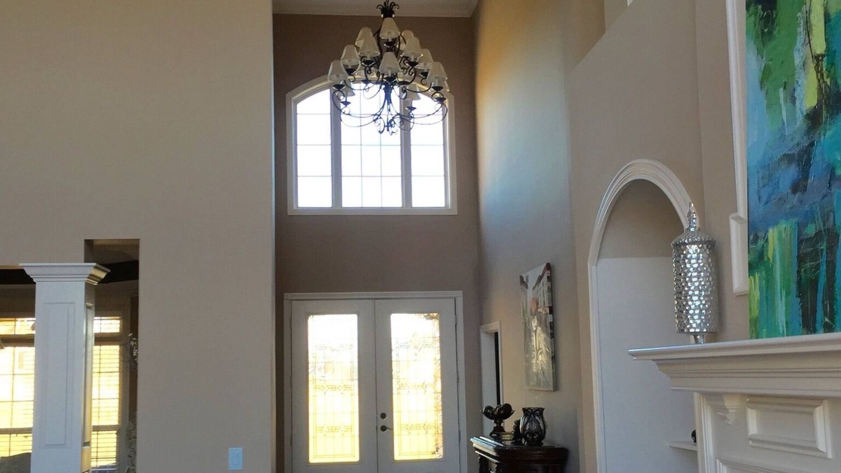 Floyds Knobs House | Staycation with 5 bedrooms and heated pool and hot tub