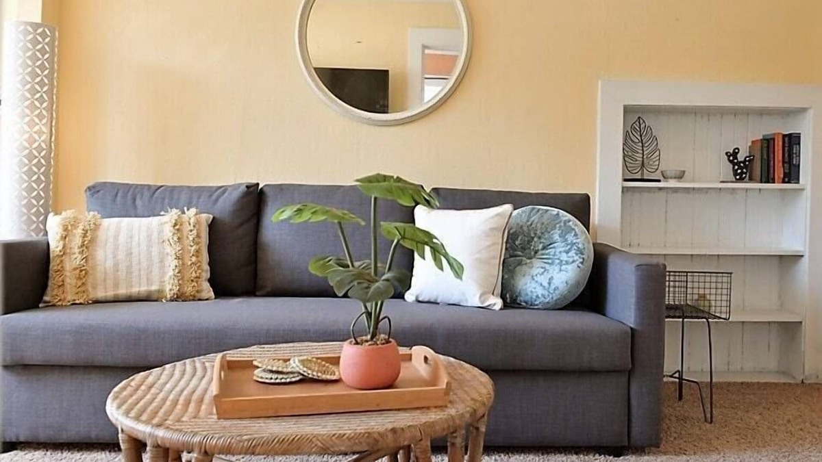 Coos Bay Apartment | #StayinMyDistrict Historic Heritage House Apt