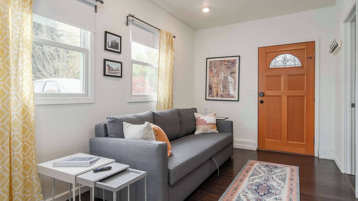 Kenton House | #StayinMyDistrict Kenton Private Guest House