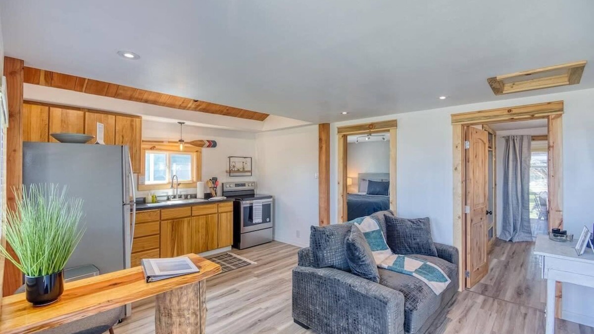 Lakeside House | #StayinMyDistrict Lakeside Near Oregon Dunes*