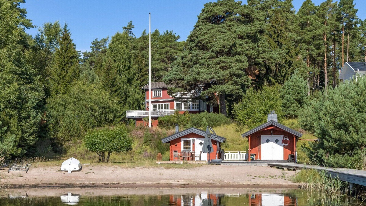 Stavsnas House | Staynordic | Archipelago house with private beach and jetty | SE13001