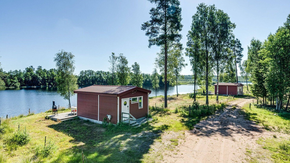 Hamneda Ski Chalet | StayNordic | Holiday home with lovely views of the lake Hängasjön | SE06015