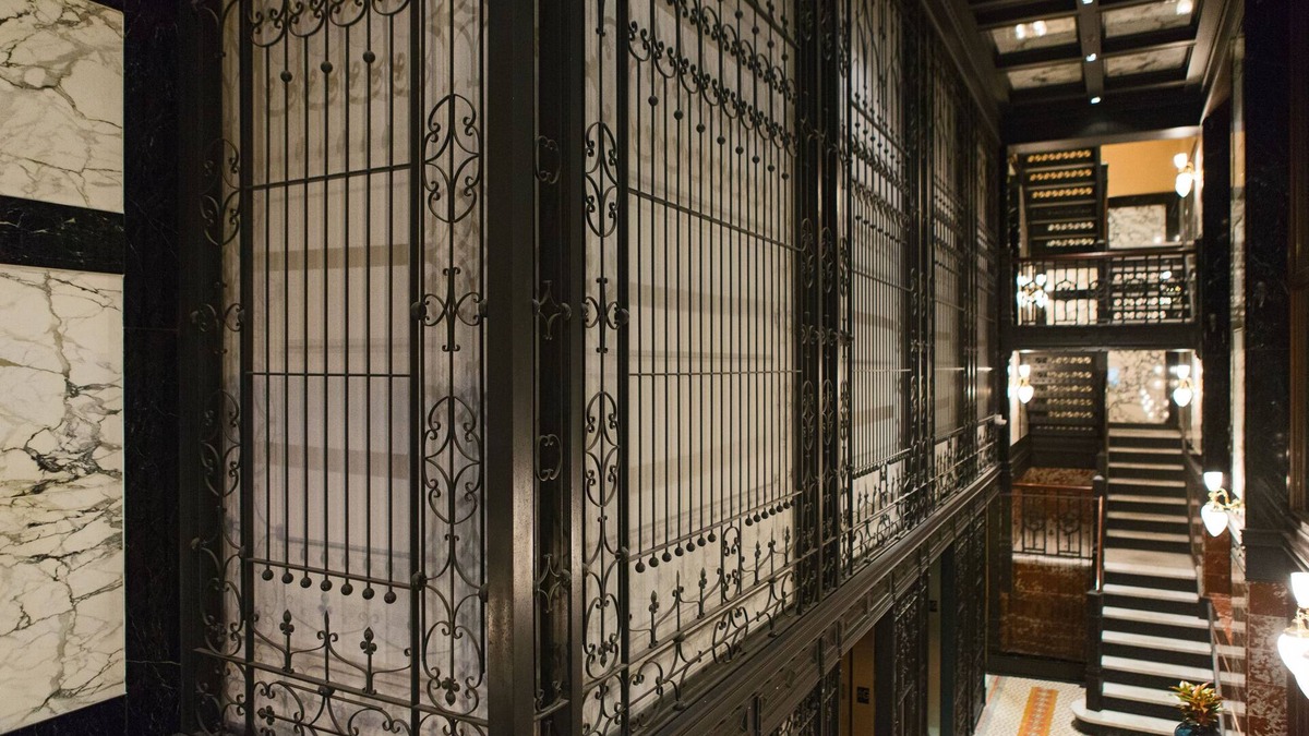 Downtown Chicago Hotel | Staypineapple, An Iconic Hotel, The Loop