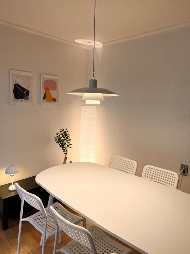 Yeoksam Villa | Stayraon, White & Cozy Space near Yeoksam Station