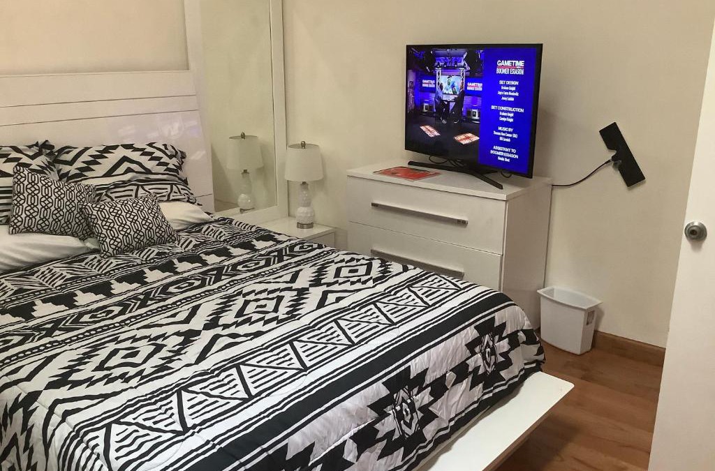 Poplar House | StaySimpler Loft District Cozy Private Master BDrm with Private Bath