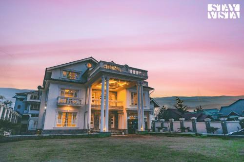 Nishat-Shalimar Villa | StayVista at Midsummer Moon - Mountain View with Courtyard