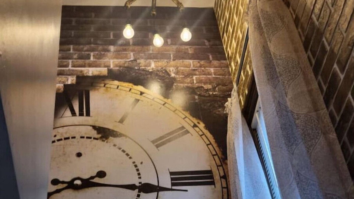 Johnson City House | Steam Punk Steamer Trunkn