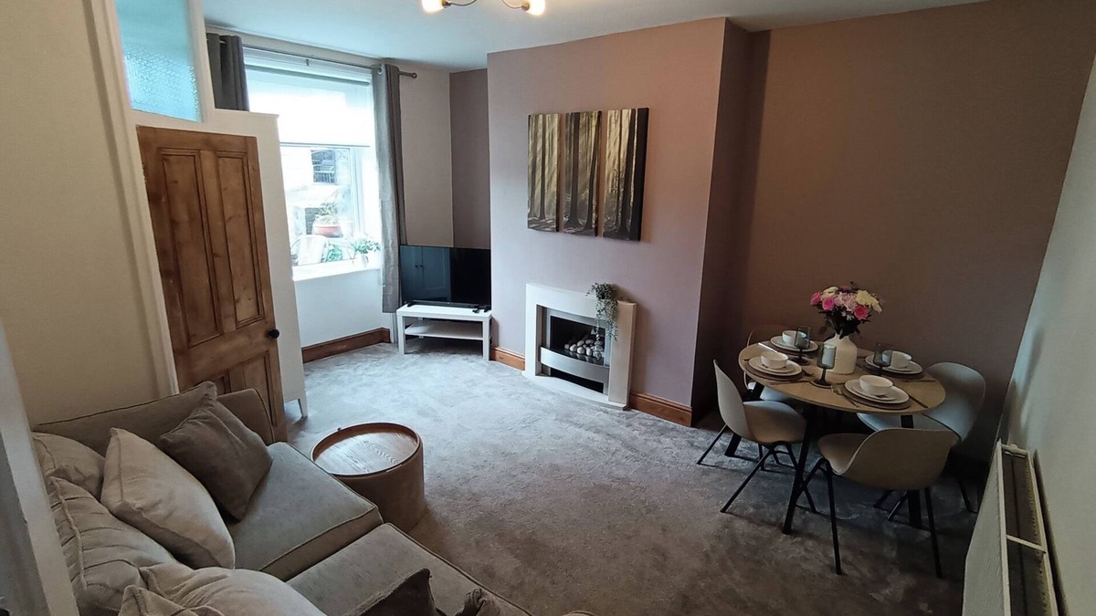 Haworth Cottage | STEAM VIEW COTTAGE, pet friendly, with a garden in Haworth