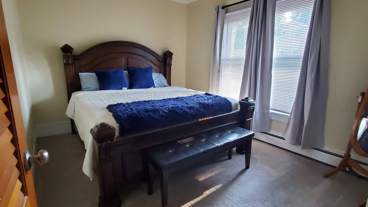 Auburn Apartment | Steel Hideaway, first floor easy access, king bed, fenced yard, fast wifi