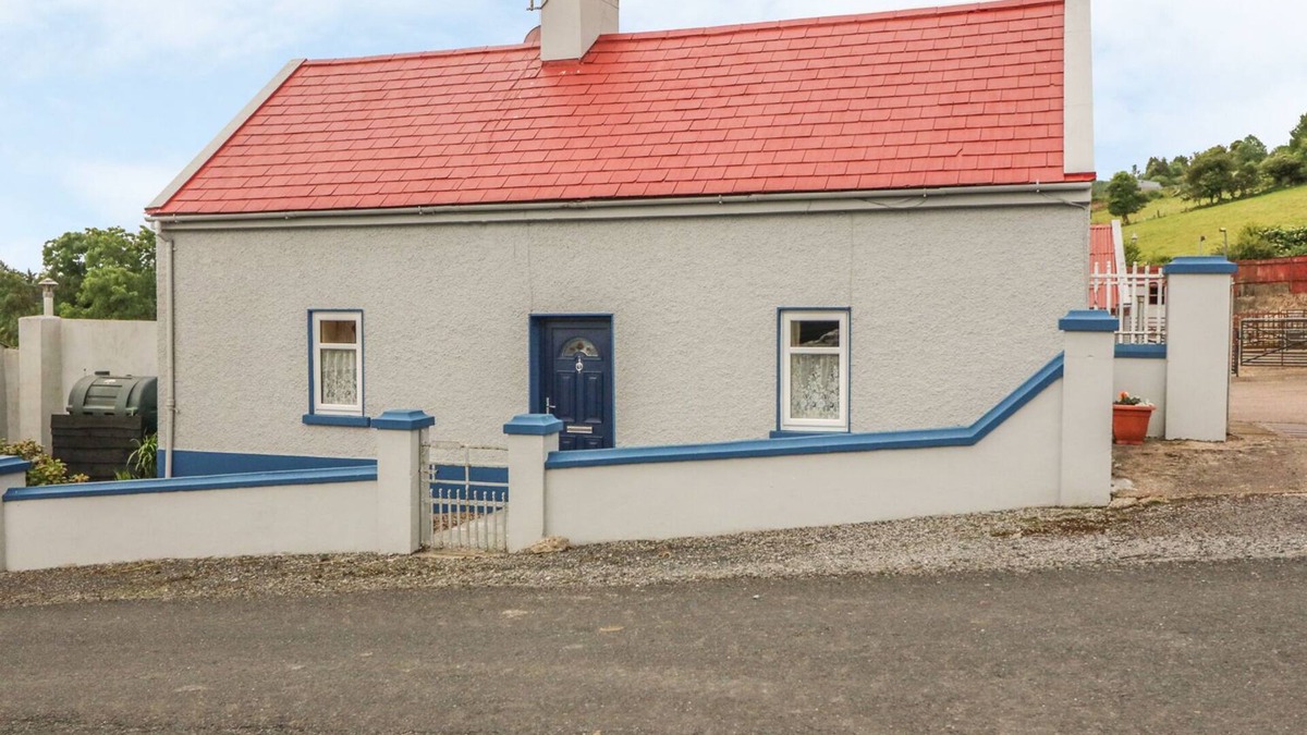 Ballyorgan Cottage | STEEPE'S PLACE, pet friendly in Glenosheen, County Limerick