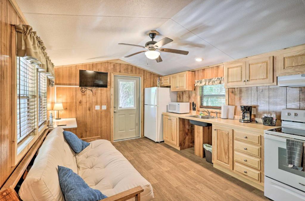 Steinhatchee House | Steinhatchee Cottage 17 with Boat Ramp Access!