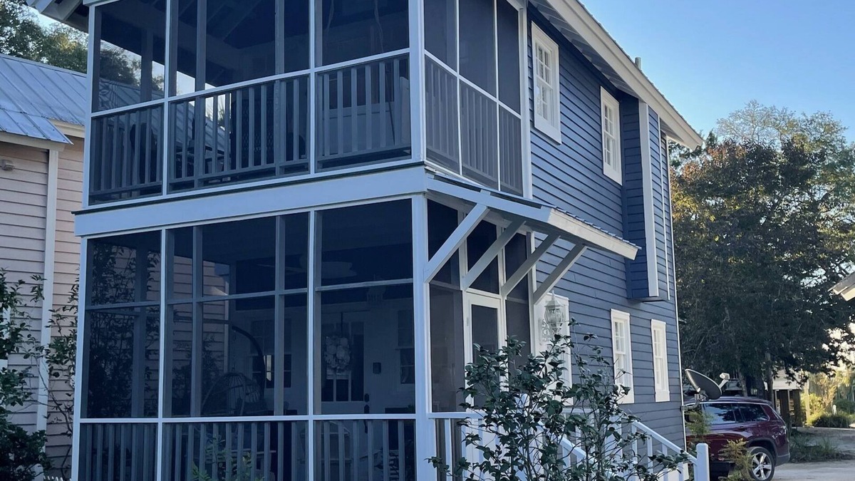Steinhatchee Resort | Steinhatchee Landing Resort - #15 Saffron - Close to pool-*THIRD NIGHT FREE*