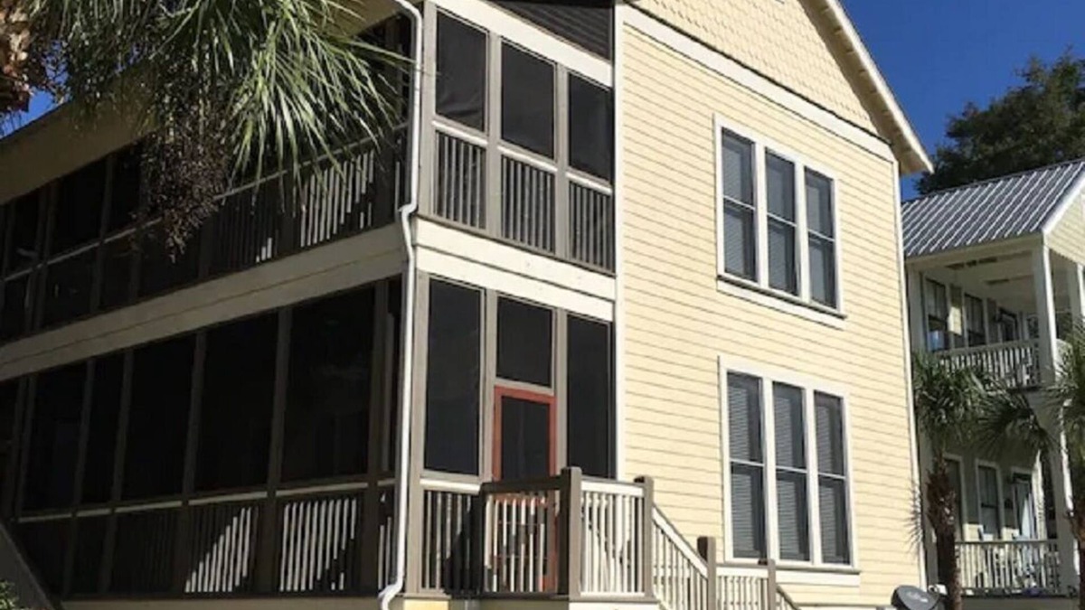 Steinhatchee Resort | Steinhatchee Landing Resort-Wickershack #44-Riverview-*THIRD NIGHT FREE*