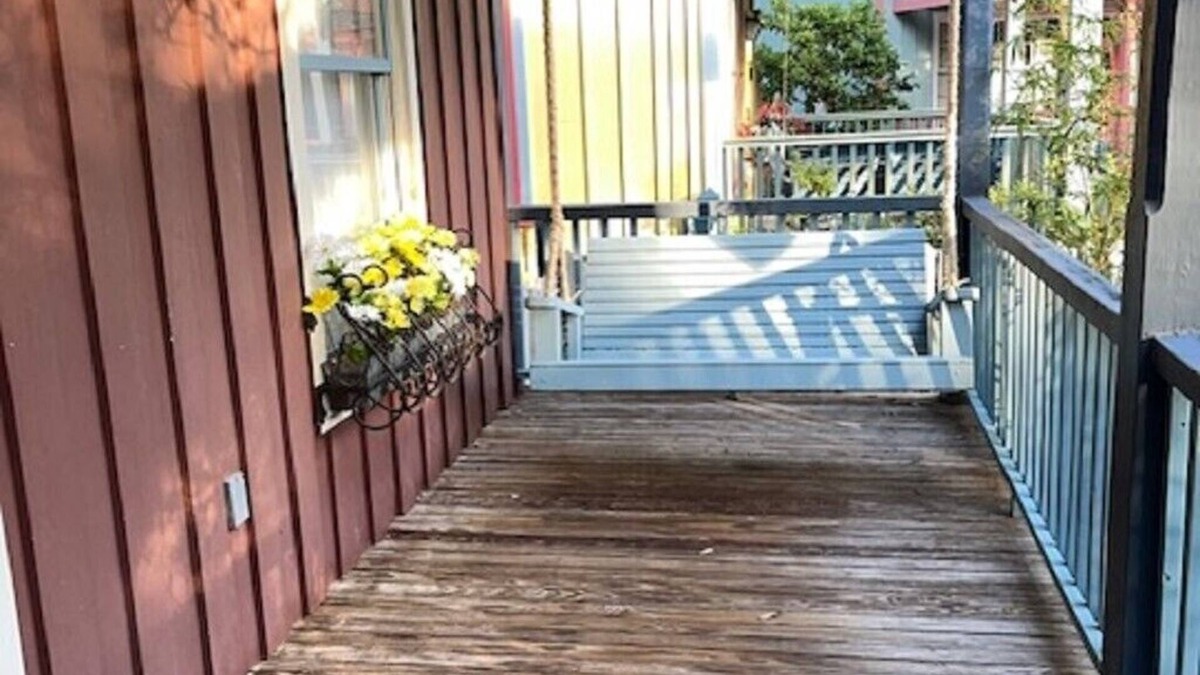 Steinhatchee Resort | Steinhatchee Landing Resort-Lazy Daisy #37-Dog Friendly *THIRD NIGHT FREE*
