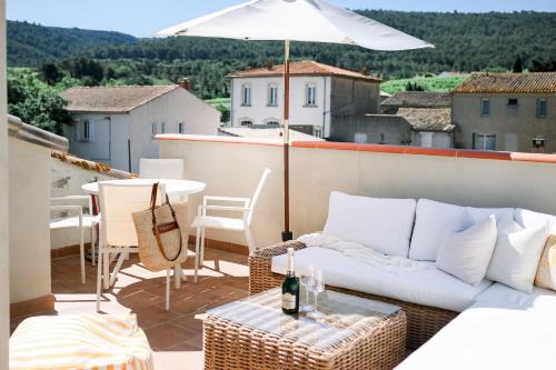 Ribaute Apartment | Steinhaus mit Dachterrasse und Badefluss