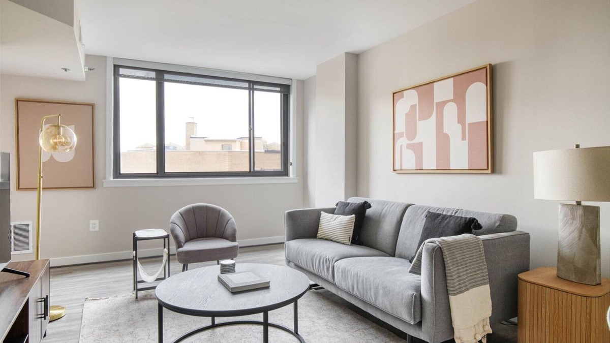 Court House Apartment | Stellar Clarendon 1BR w/Pool, Gym & Squash, nr Dining, by Blueground