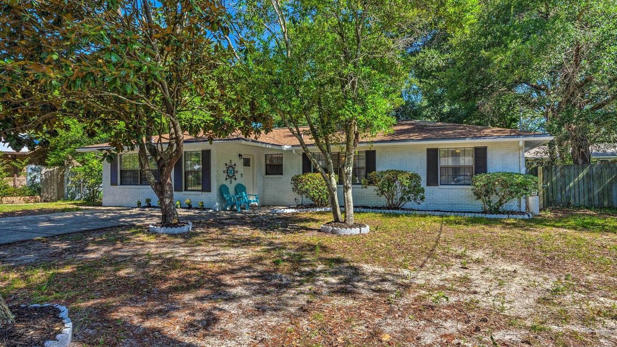 Wright House | Stellar Fort Walton Retreat ~ 2 Mi to Beach!