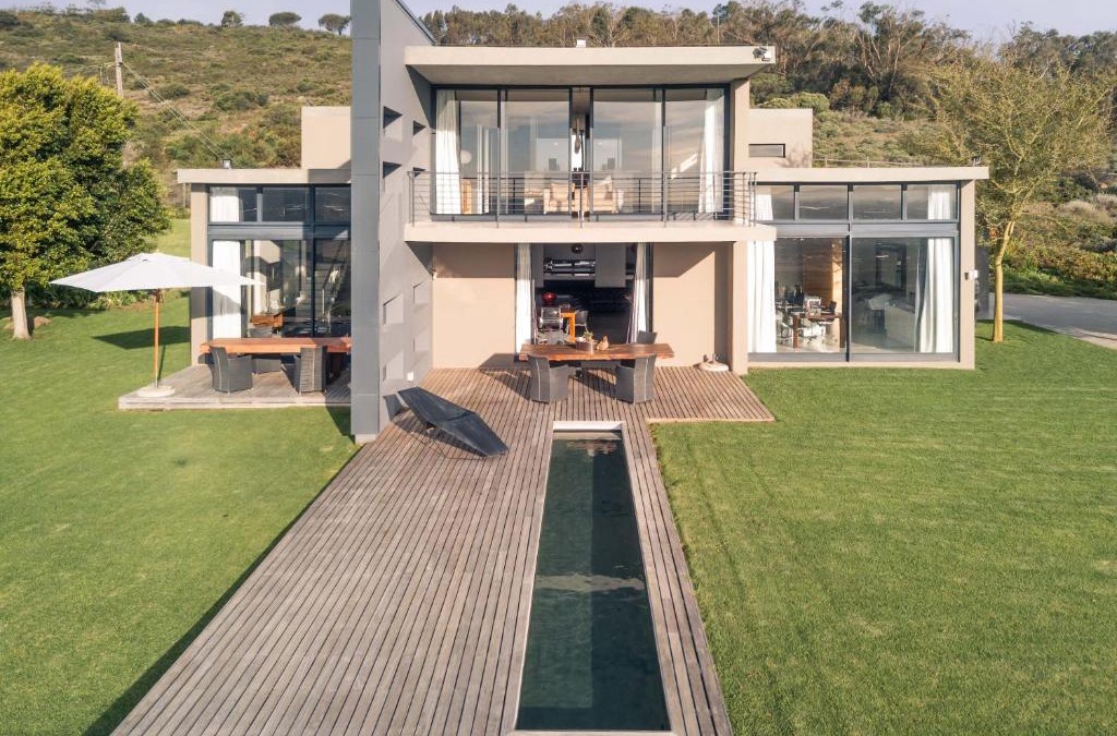 Trawal Villa | Stellar Guest Villa on Stunning Wine Farm