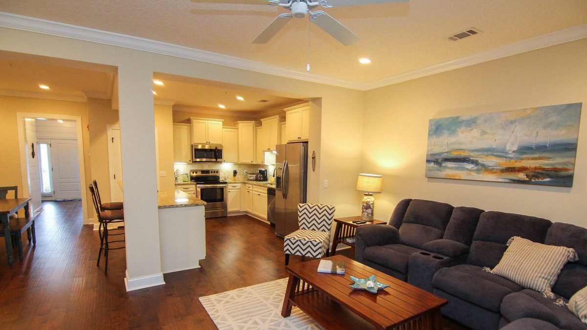 Epworth Acres House | Stellar townhome near everything fun on SSI!