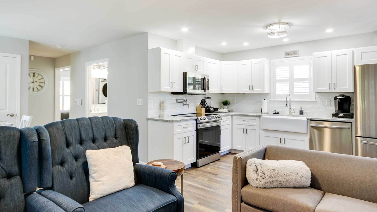 Rosewood Cottage | Step-free Home w/Fire Pit - 3 Miles to Usc!