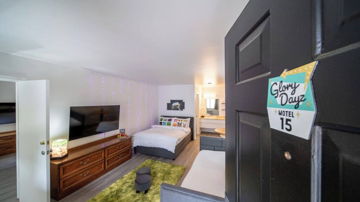 Eureka Springs Historic District Resort | Step into an adventurous world with our Block Room!